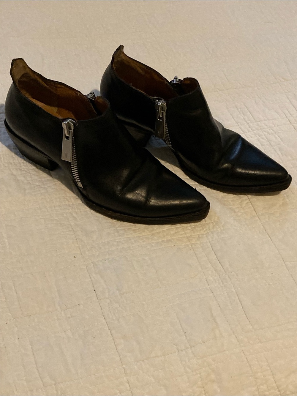 Frye Black Leather Side-Zip Ankle Sacha Moto Booties Size 7.5 GUC